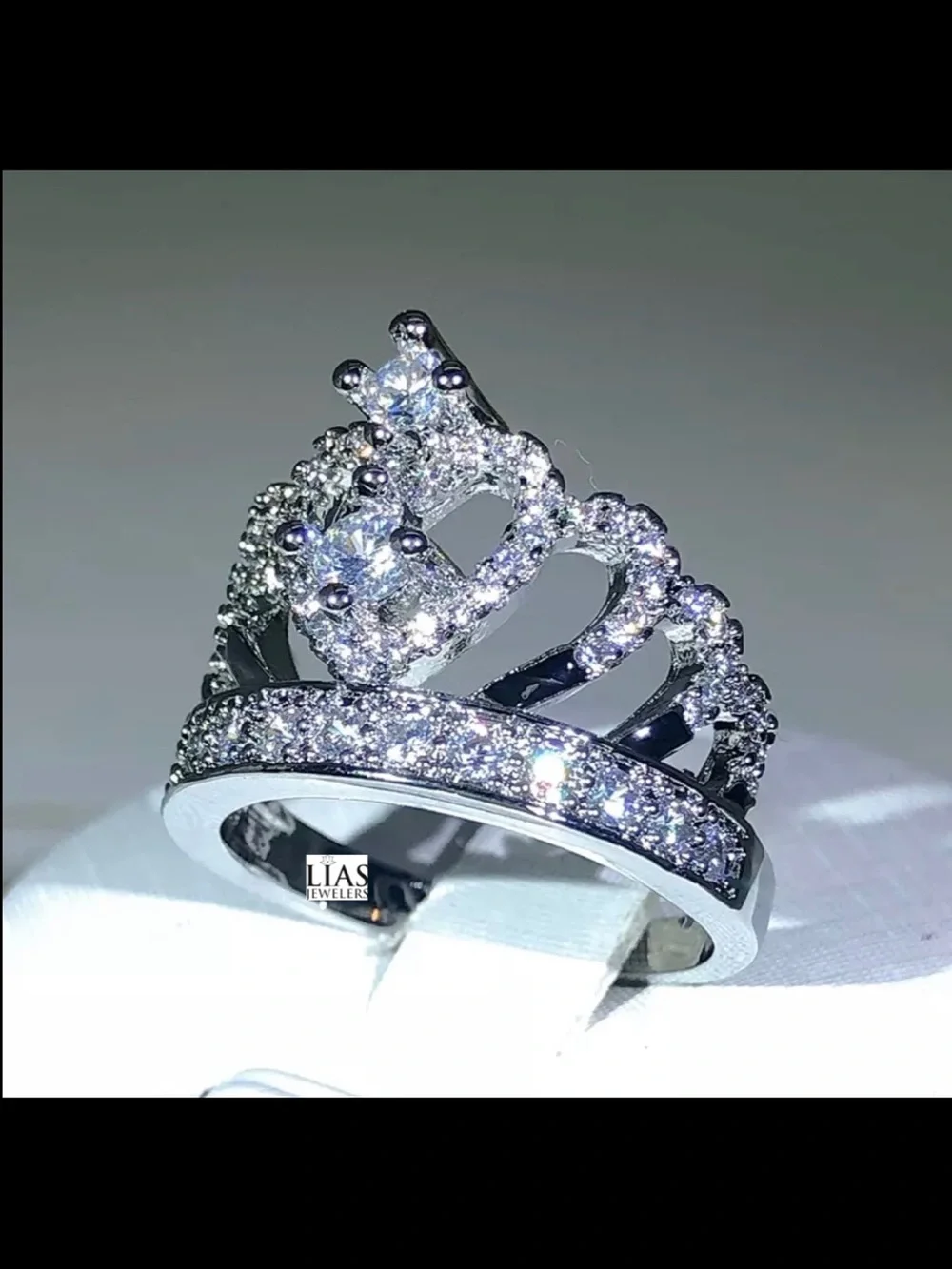 New 18k white gold engagement ring crown